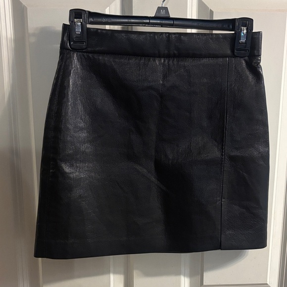 Size 2 Aritzia Wilfred Black Leather Skirt